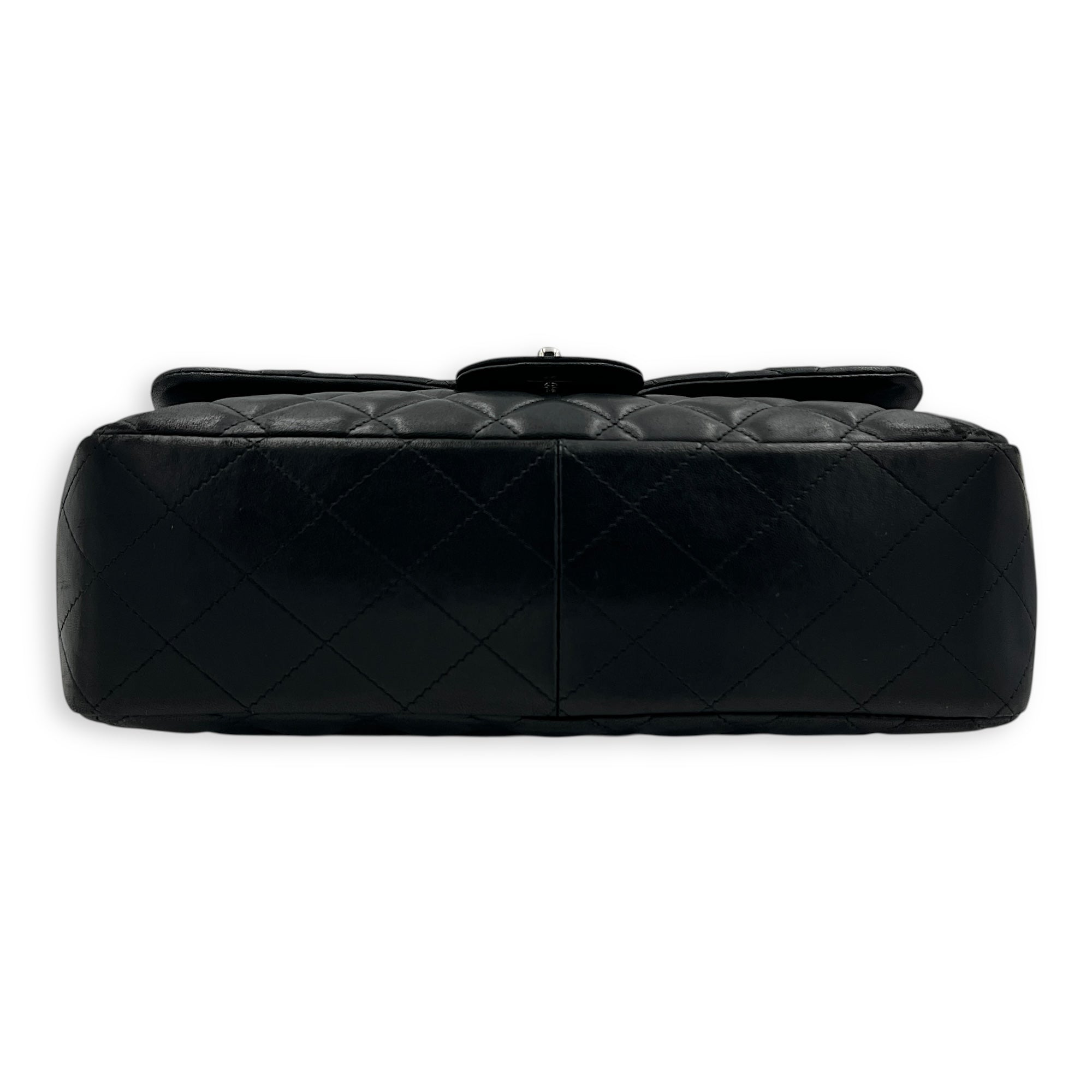 Classic Shoulder Bag Jumbo Black in Lambskin, Silver hardware