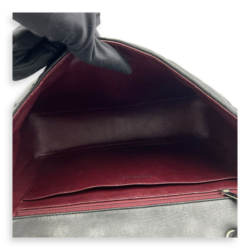 Classic Shoulder Bag Jumbo Black in Lambskin, Silver hardware