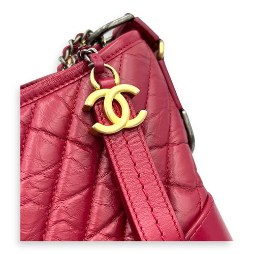 Gabrielle Shoulder Bag Small Red in Calfskin, Mixed hardware