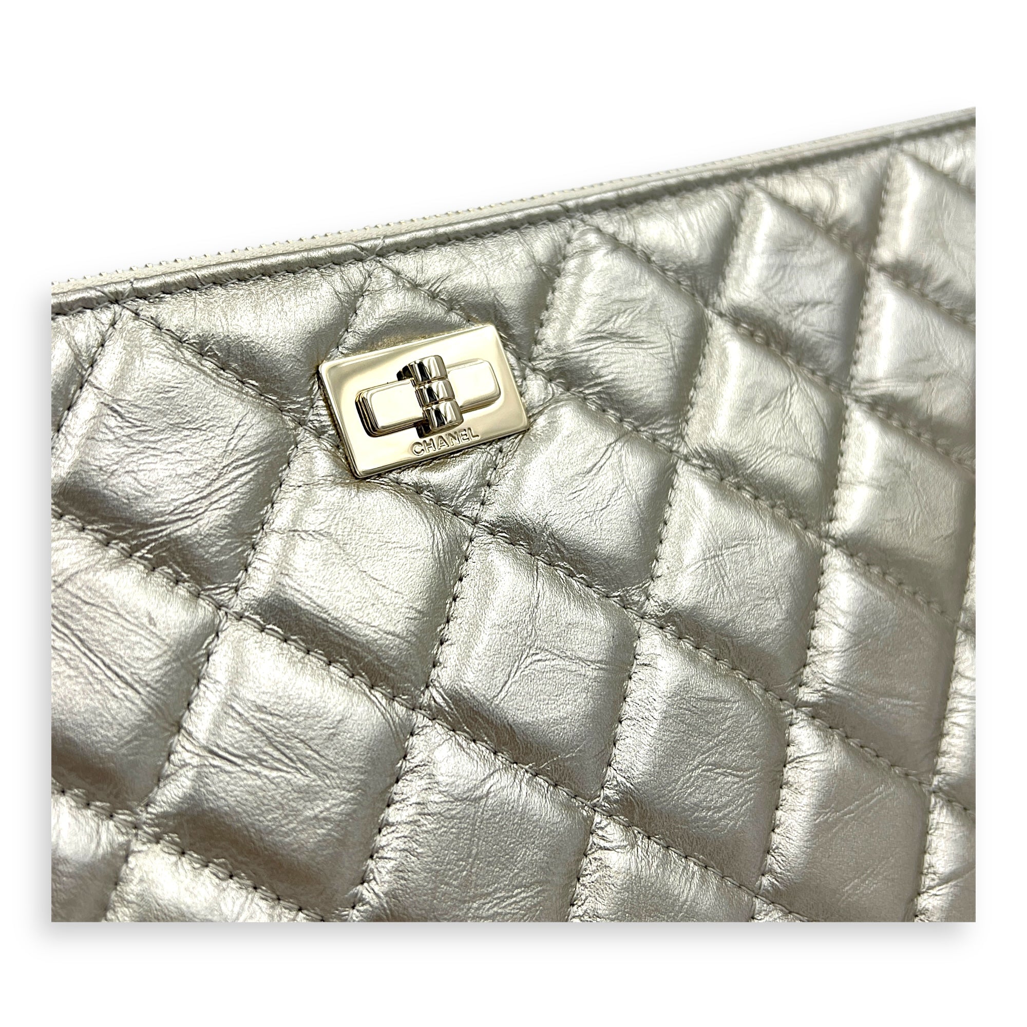 2.55 Pouch Gold in Calfskin, Gold hardware