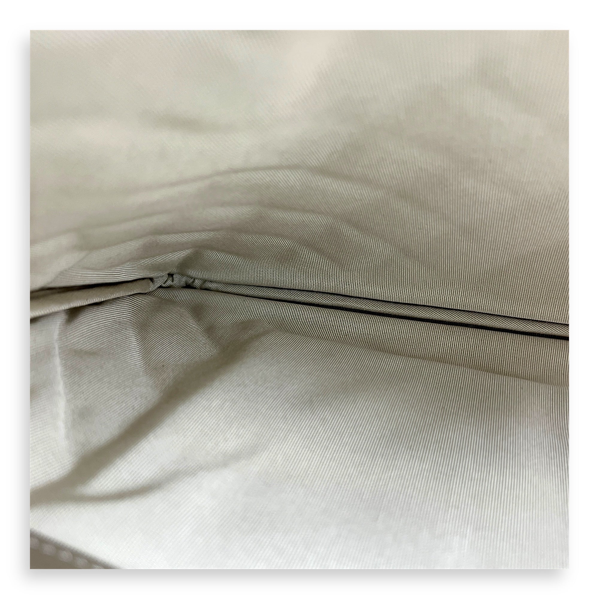 2.55 Pouch Gold in Calfskin, Gold hardware