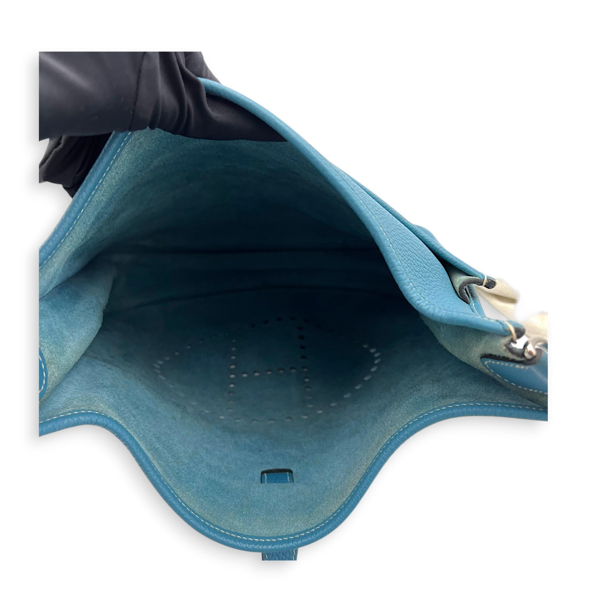 Evelyne III Blue Shoulder Bag in Clemence, Silver hardware