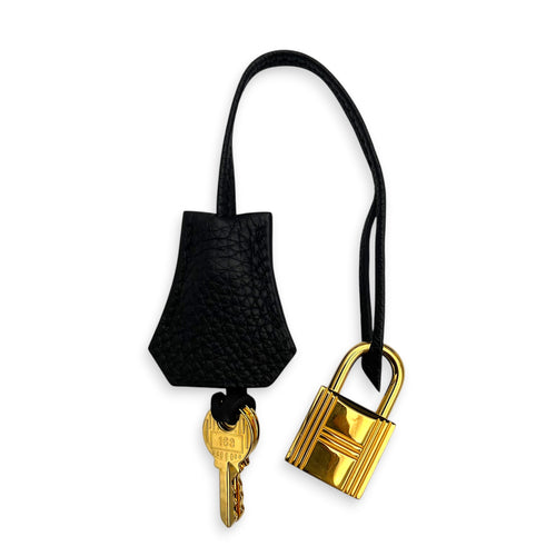 Kelly 28 Noir Top Handle Bag in Togo, Gold hardware