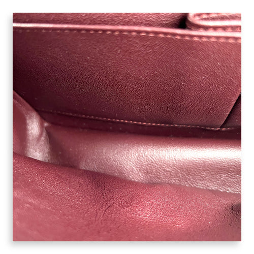 Classic Shoulder Bag Medium Black in Caviar Leather, Gold hardware