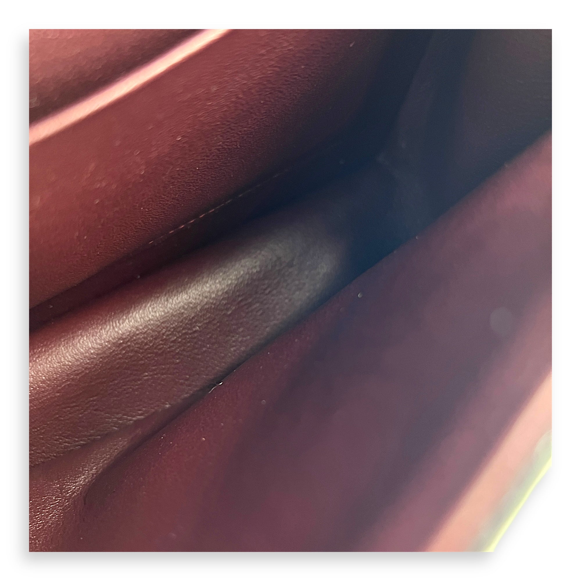 Classic Shoulder Bag Medium Black in Caviar Leather, Gold hardware