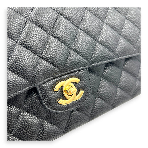 Classic Shoulder Bag Medium Black in Caviar Leather, Gold hardware