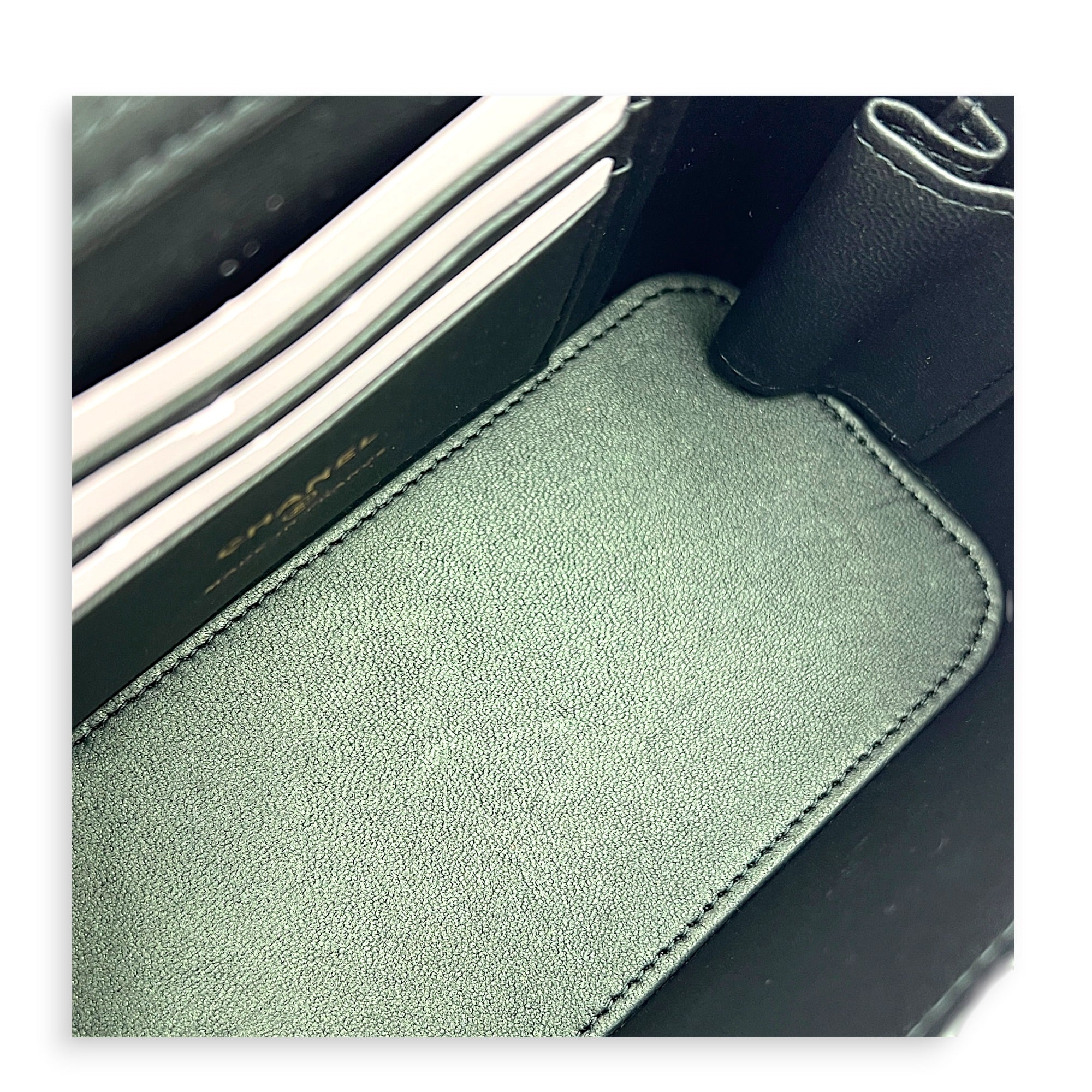 CC Vanity Bag Green in Lambskin, Gold hardware