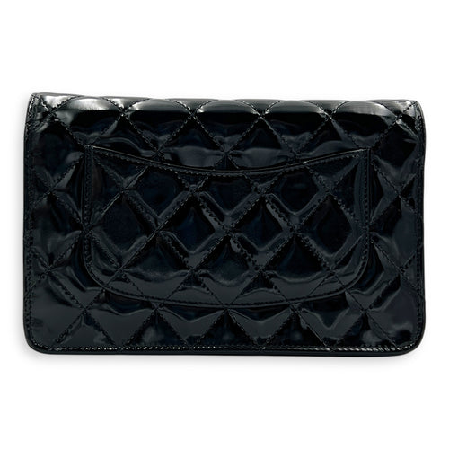 Wallet on Chain Crossbody Bag Black in Patent Leather, Silver hardware