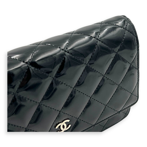 Wallet on Chain Crossbody Bag Black in Patent Leather, Silver hardware