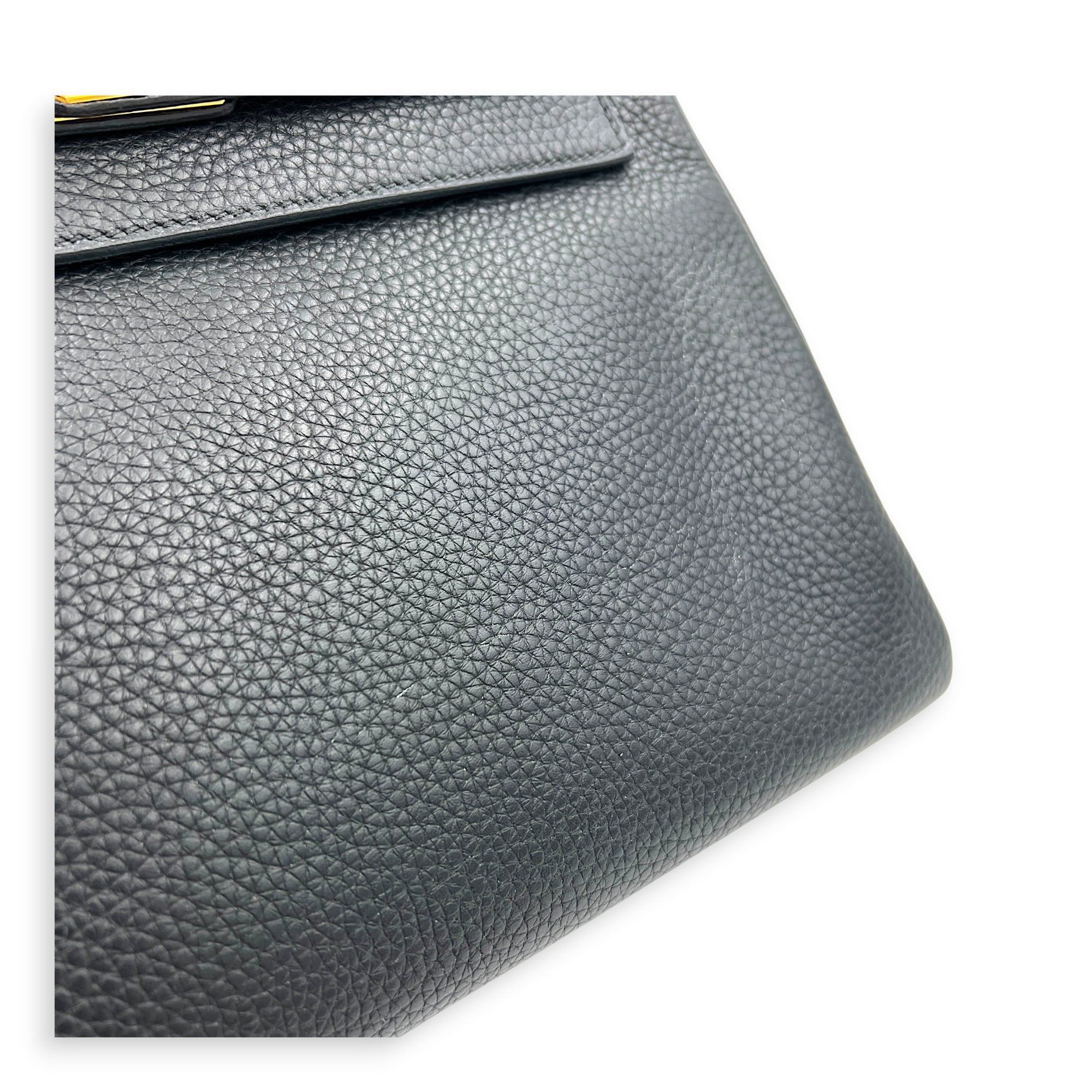 Kelly 28 Noir Top Handle Bag in Clemence, Gold hardware