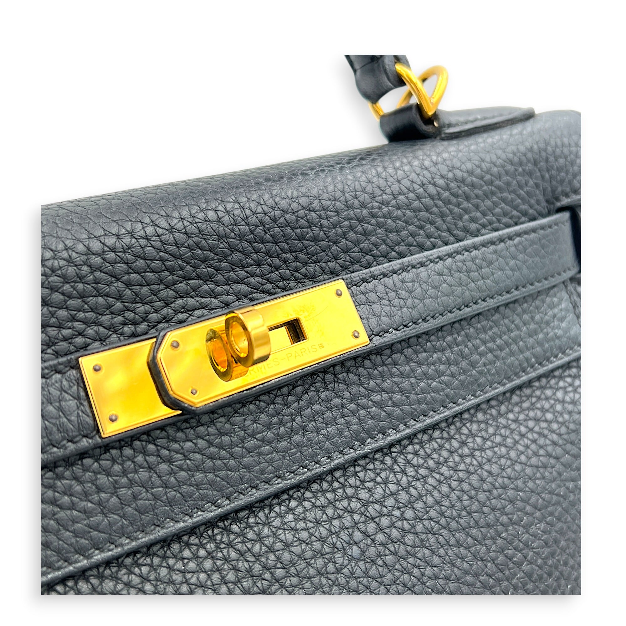 Kelly 28 Noir Top Handle Bag in Clemence, Gold hardware
