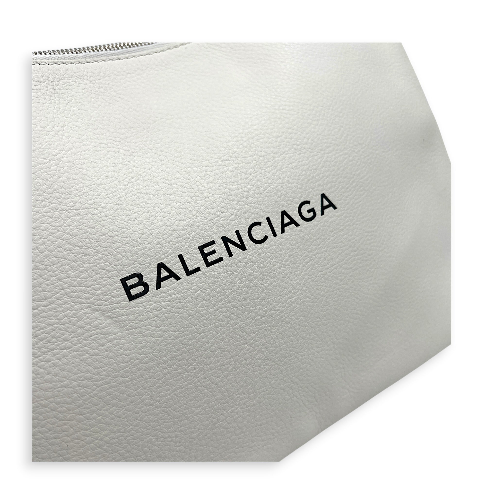 Logo White Pouch in Calfskin, Silver hardware