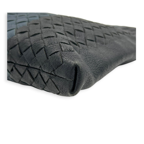 Intrecciato Messenger Black in Calfskin, Ruthenium hardware
