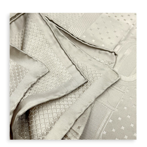 Grant Foulard 135 Beige Shawl in Silk