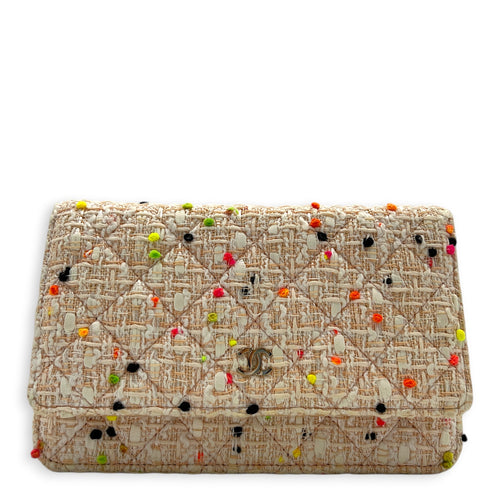 CC Classic Wallet On Chain White in Tweed, Gold hardware