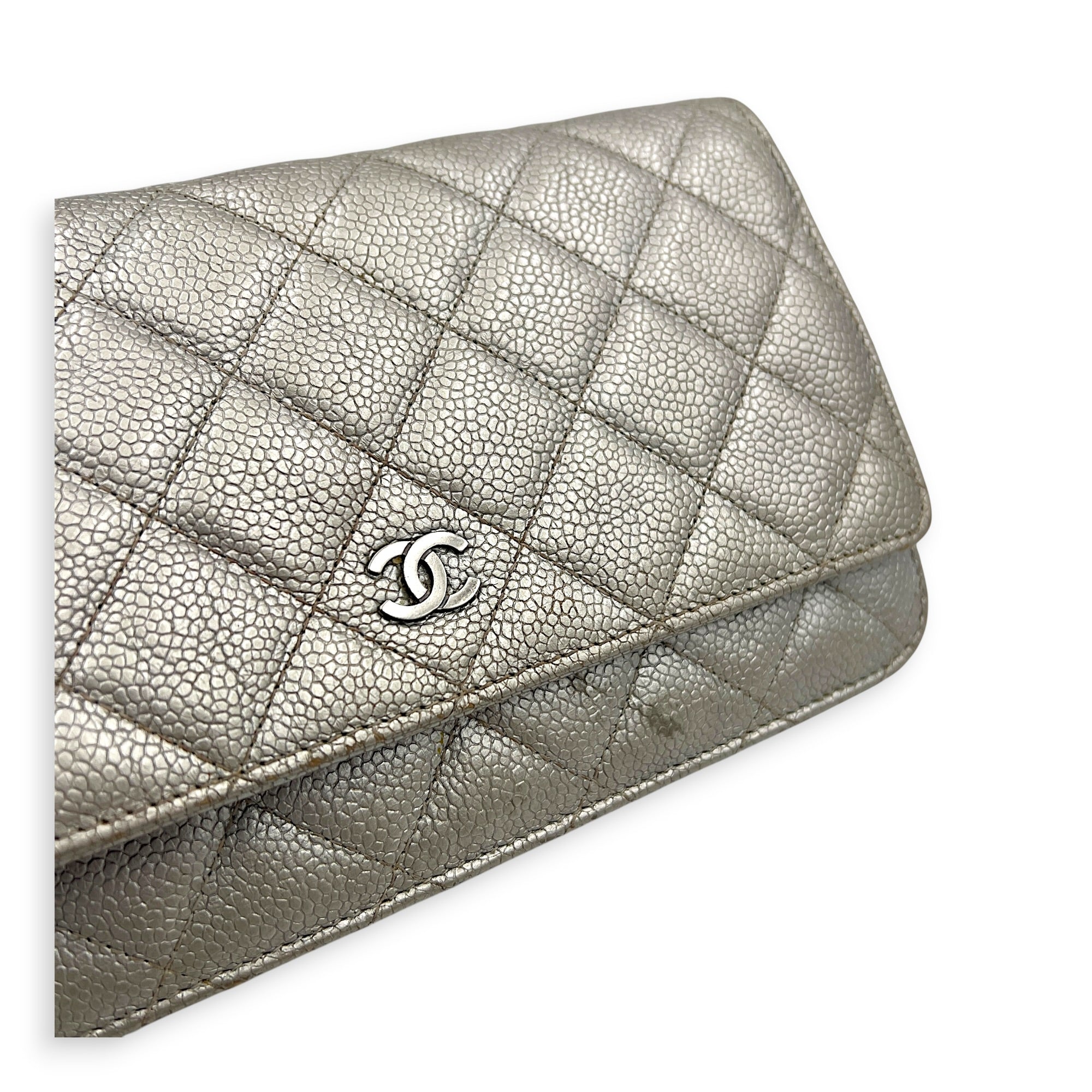 CC Silver Wallet On Chain in Caviar Leather, Silver hardware