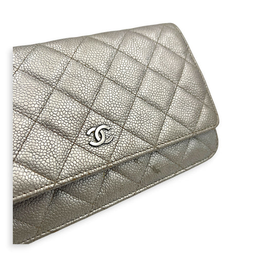 CC Silver Wallet On Chain in Caviar Leather, Silver hardware