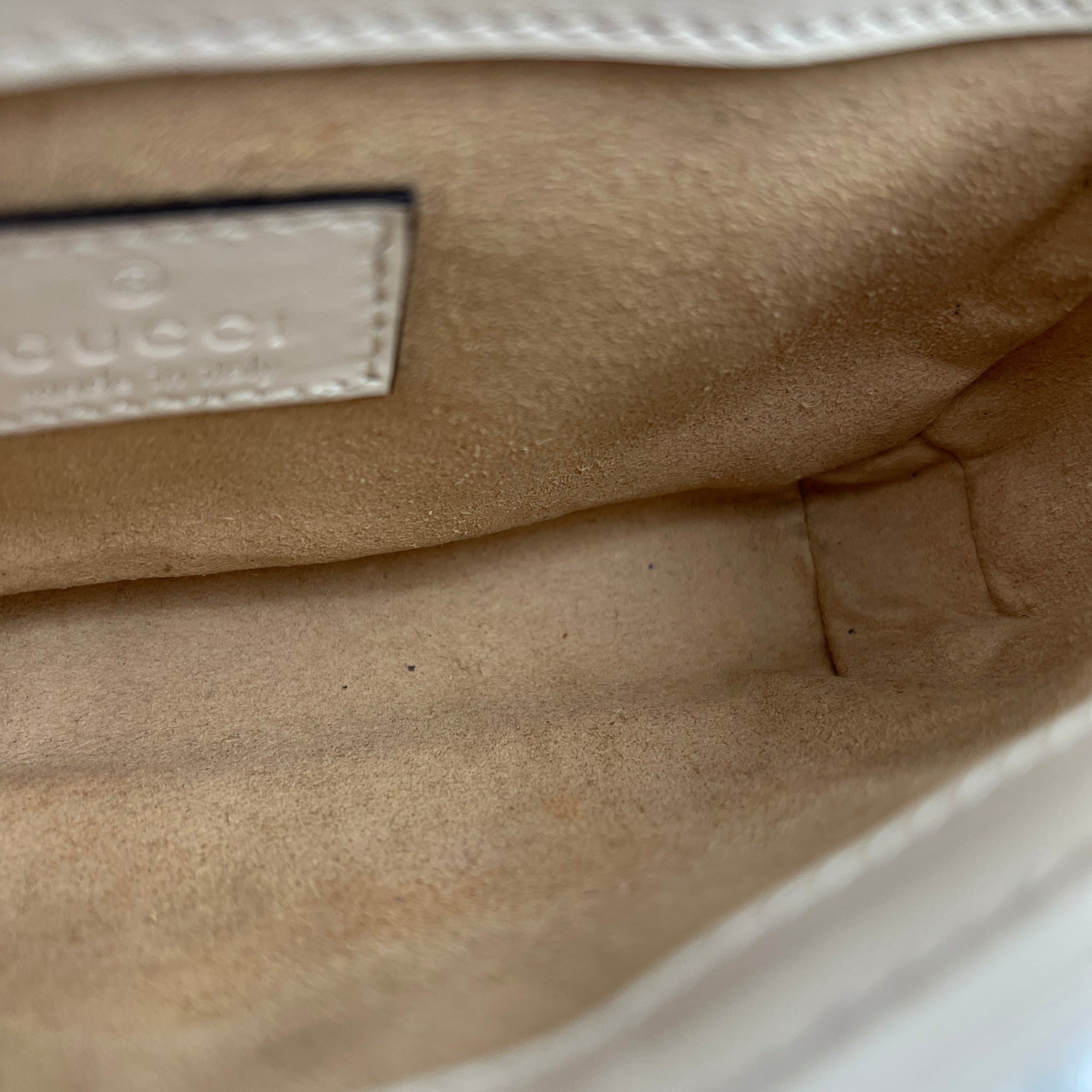 Marmont Shoulder Bag Super Mini White in Calfskin, Silver hardware
