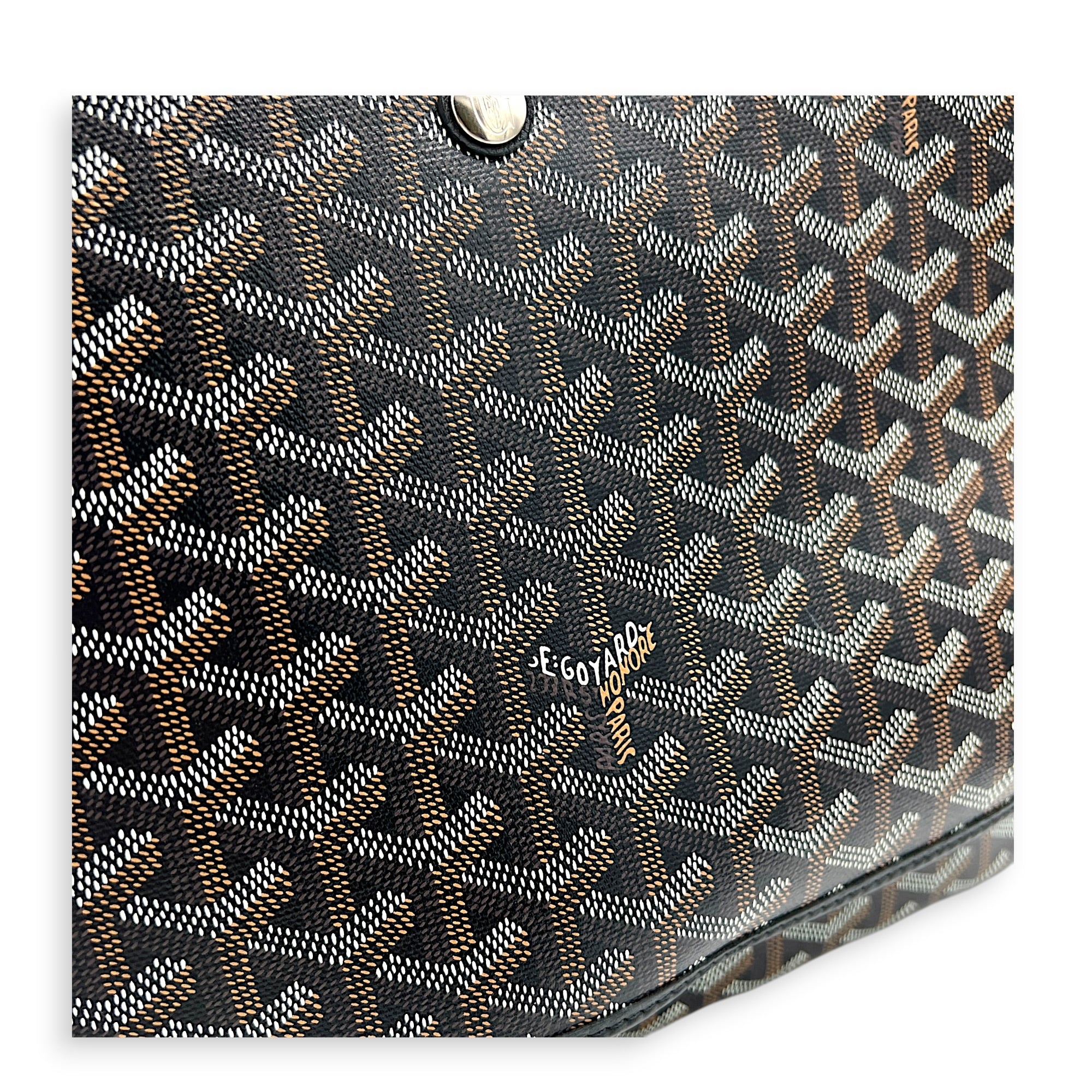 Capitien Messenger MM Black in Coated Canvas, Silver hardware