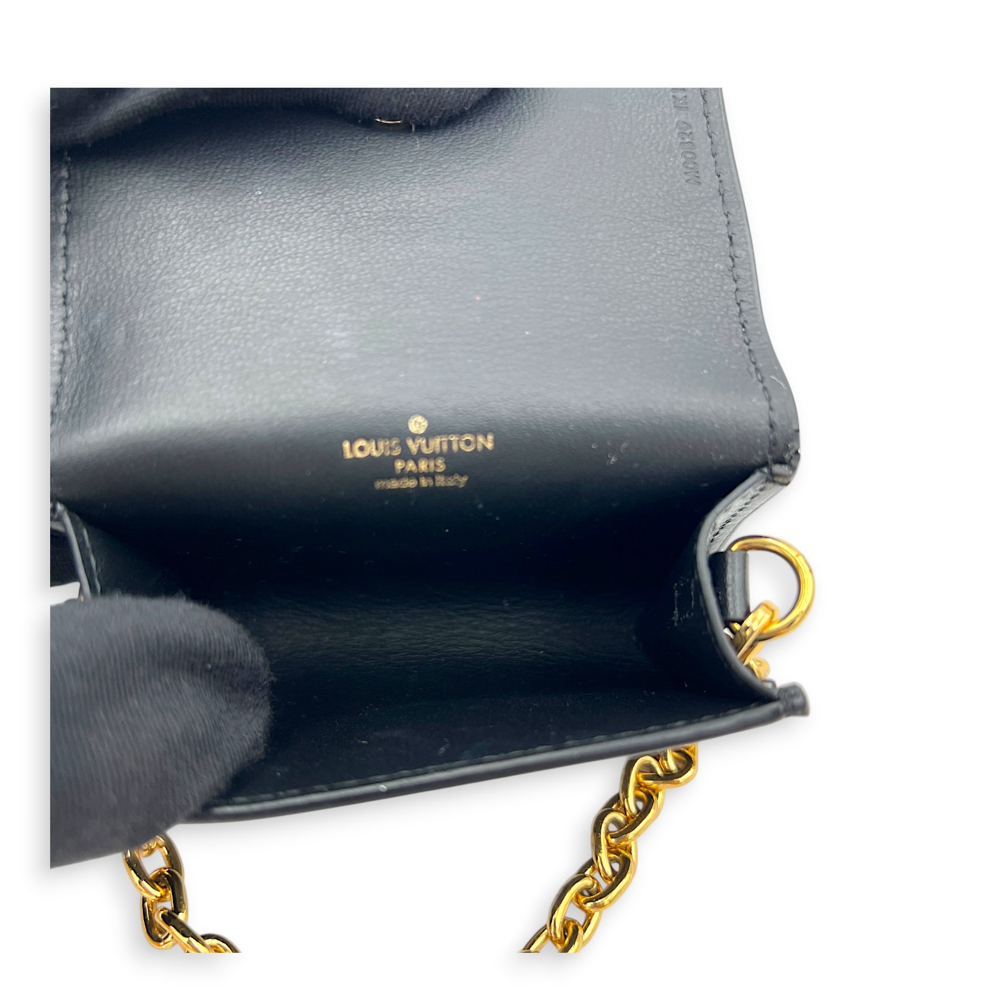 Link Black Earphone Holder in Calfskin, Gold hardware