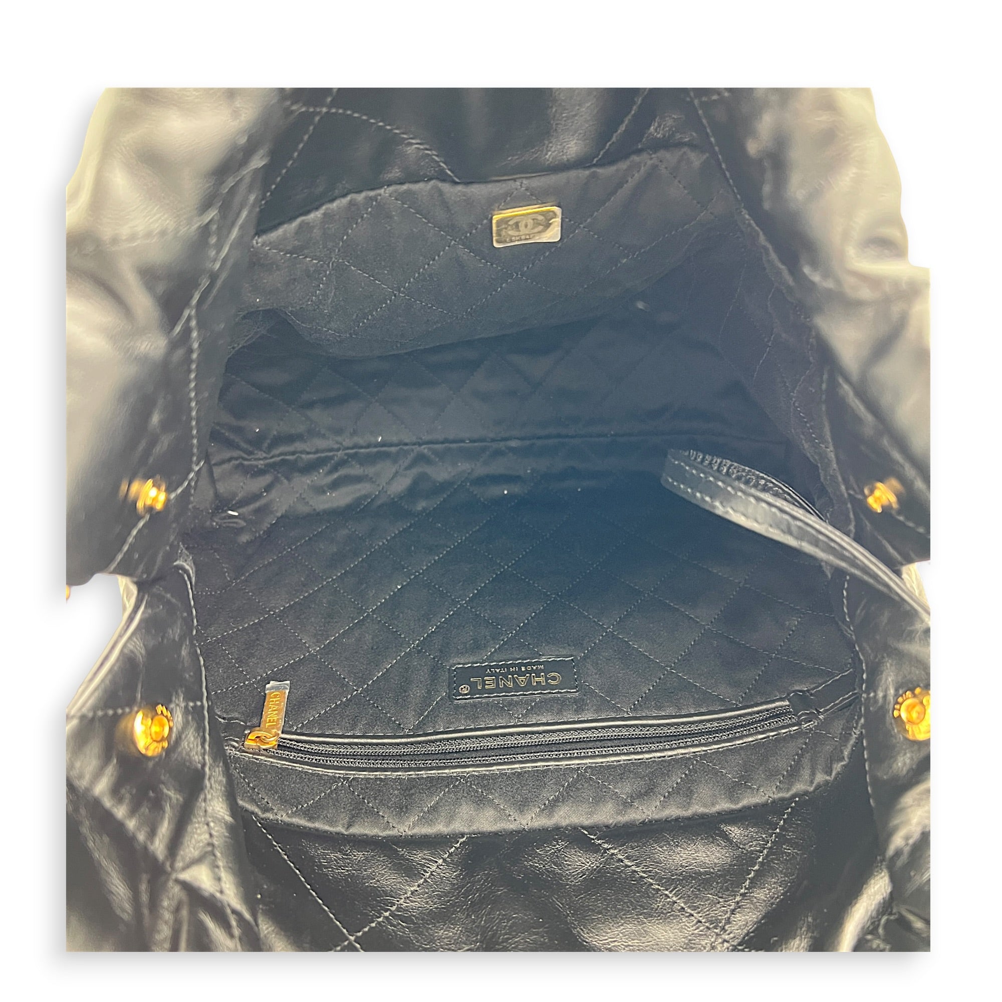 22 Tote Small Black Shoulder Bag in Calfskin, Gold hardware