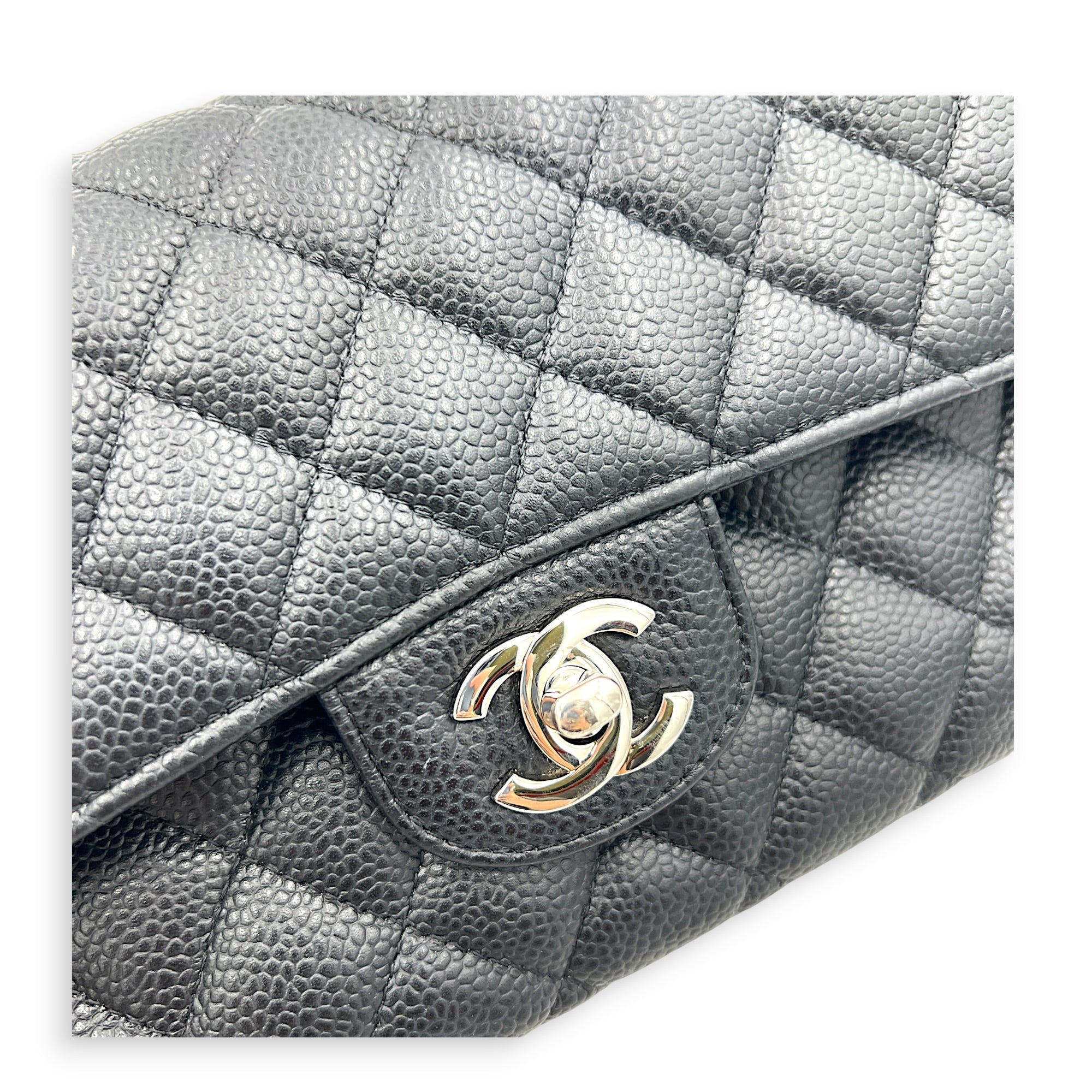 Classic Shoulder Bag Small Black in Caviar Leather, Silver hardware