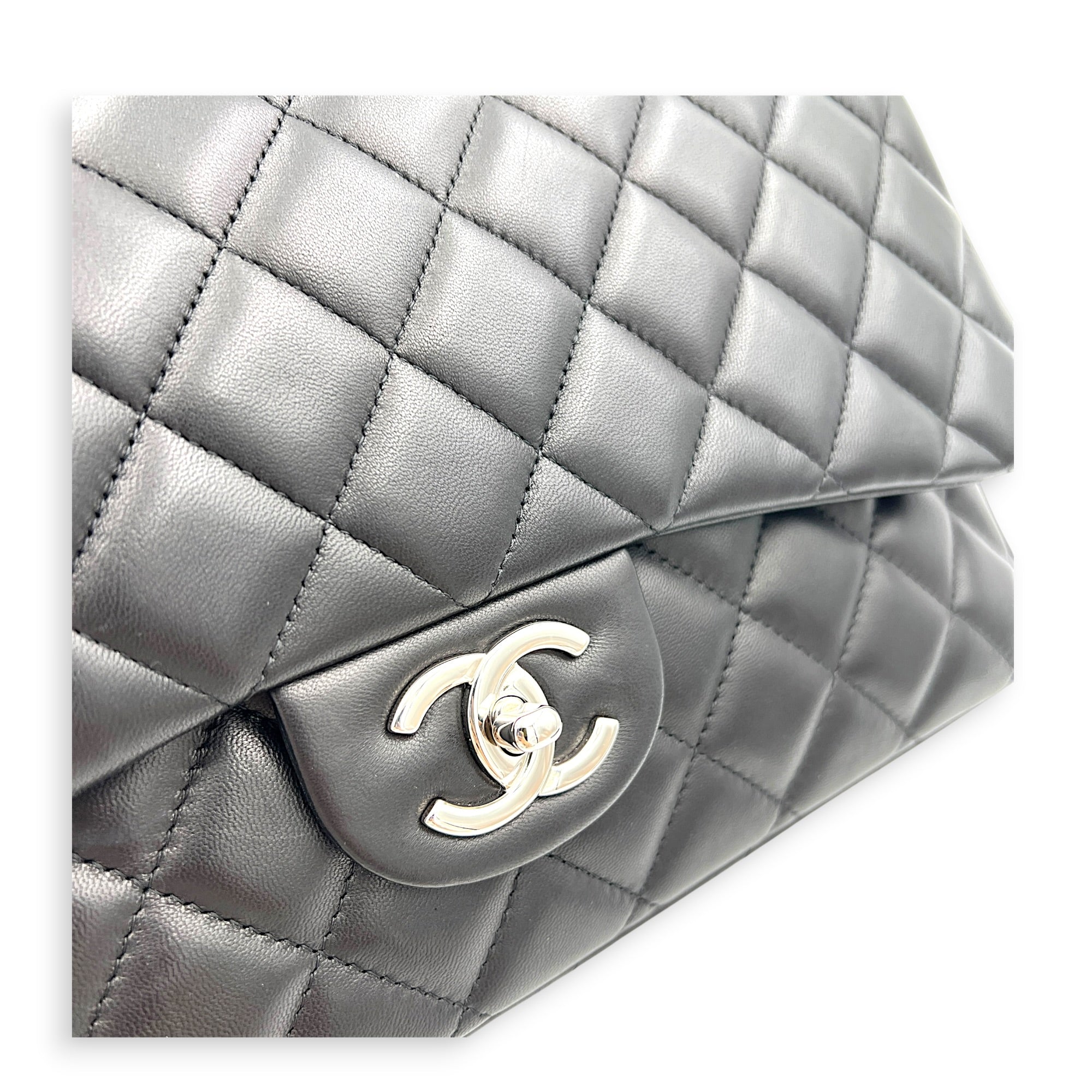 Classic Shoulder Bag Maxi Black in Lambskin, Silver hardware