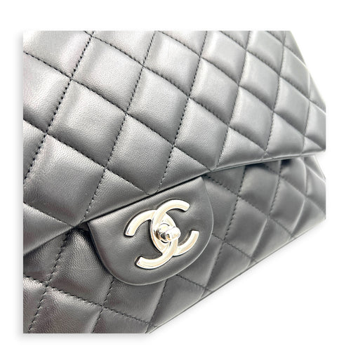 Classic Shoulder Bag Maxi Black in Lambskin, Silver hardware
