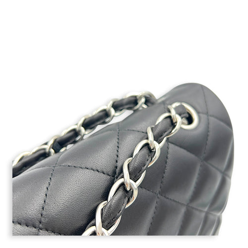 Classic Shoulder Bag Maxi Black in Lambskin, Silver hardware