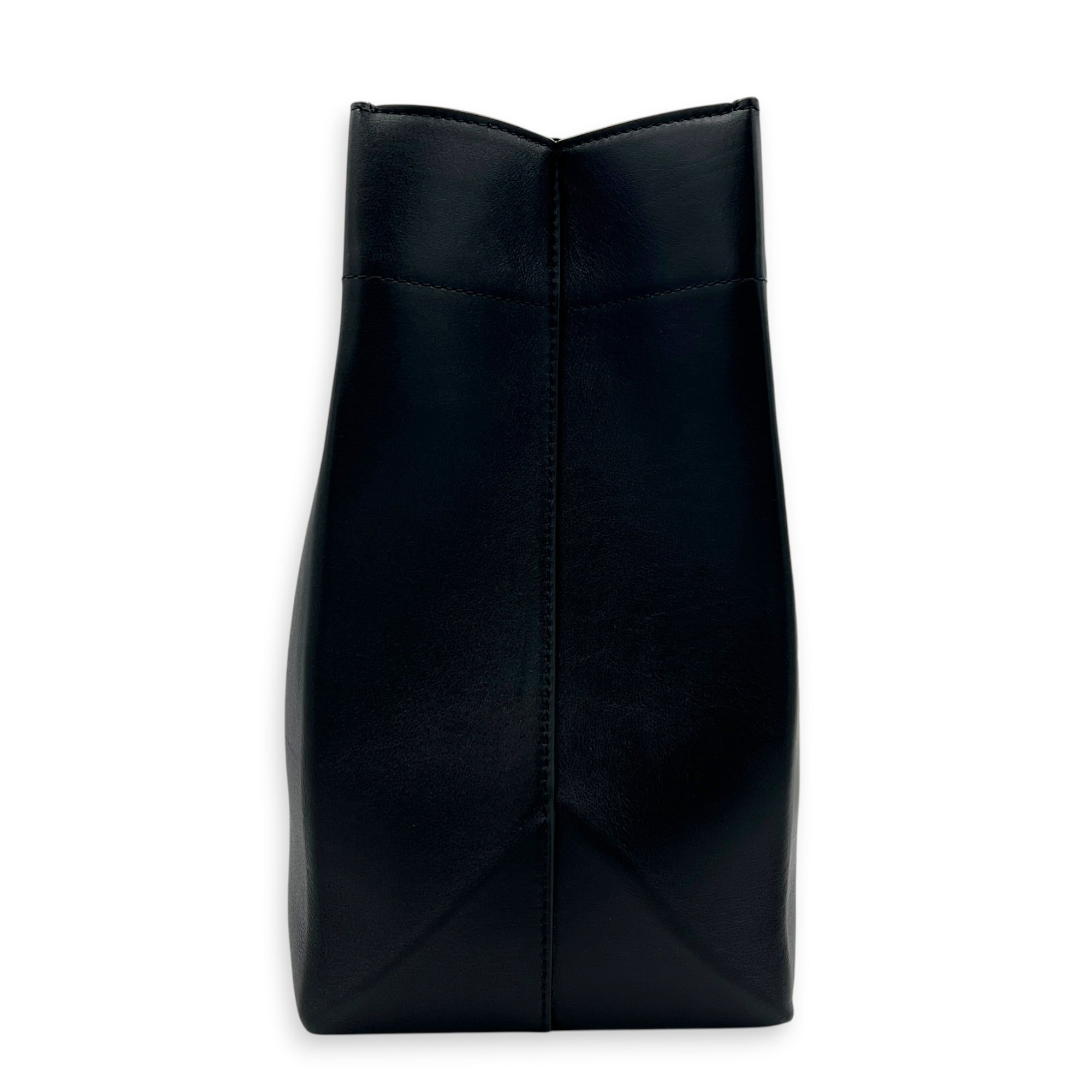 Duty Free Black Shoulder Bag in Calfskin, Gold hardware