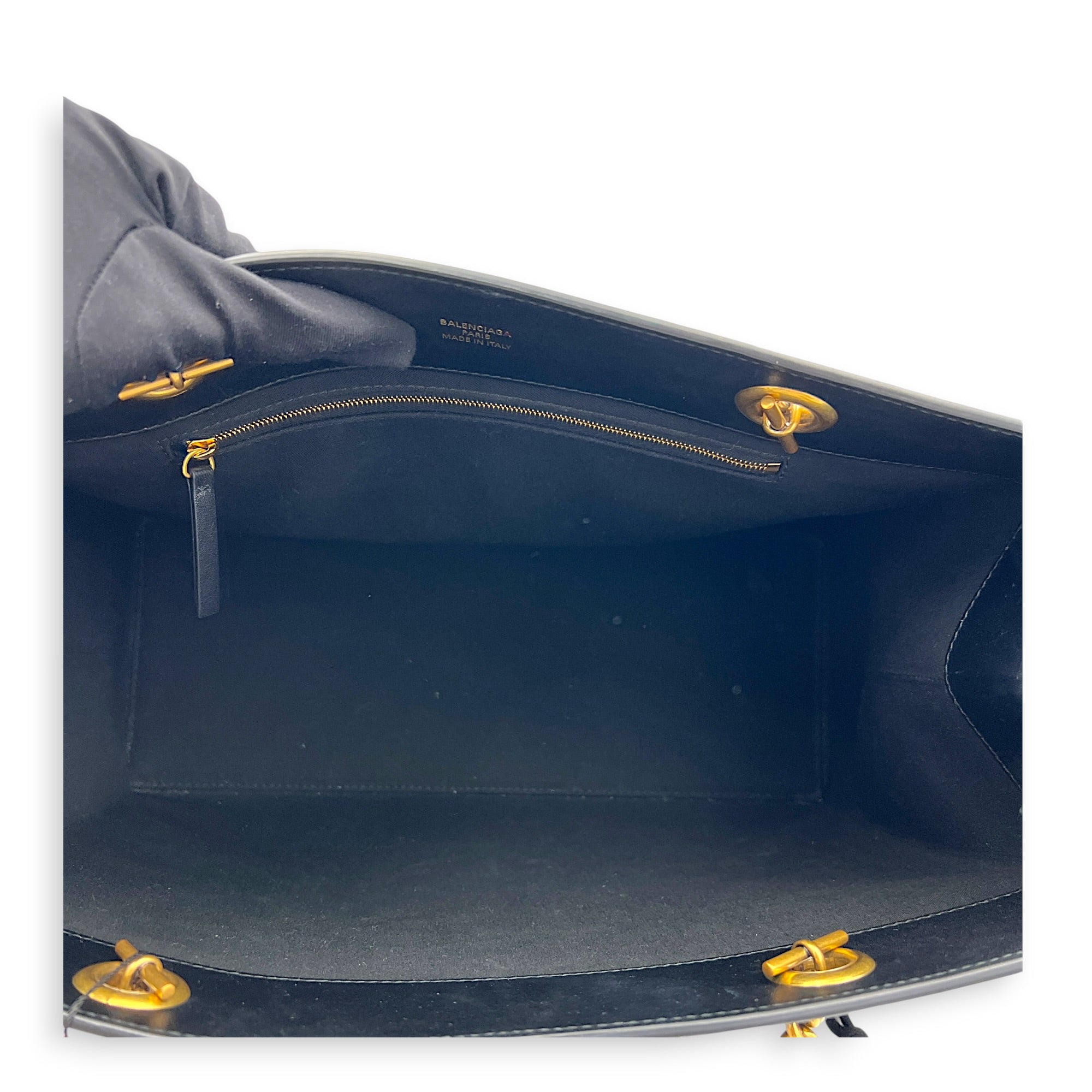 Duty Free Black Shoulder Bag in Calfskin, Gold hardware