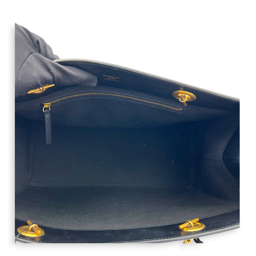 Duty Free Black Shoulder Bag in Calfskin, Gold hardware