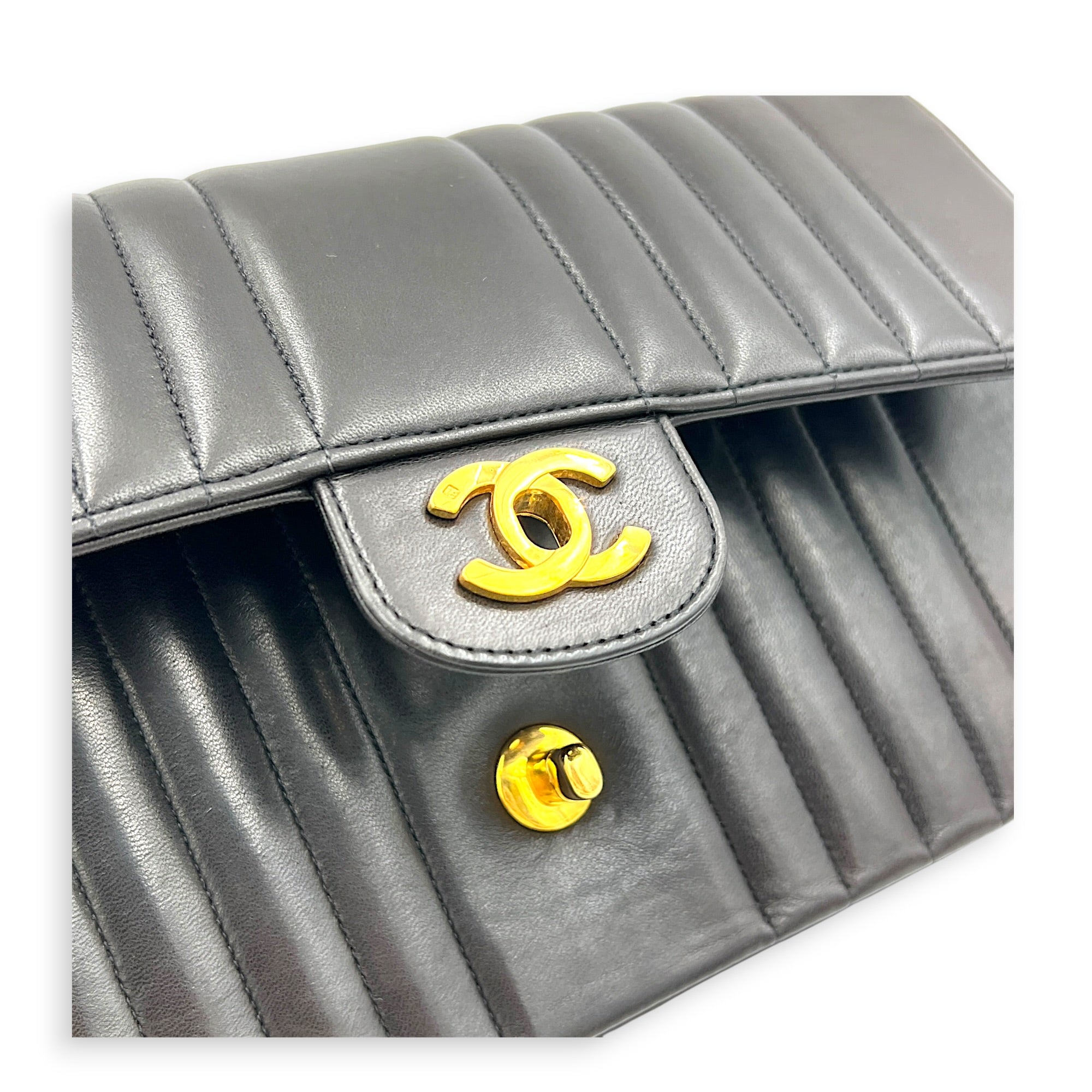 Vintage CC Medium Mademoiselle Shoulder Bag in Lambskin, Gold hardware