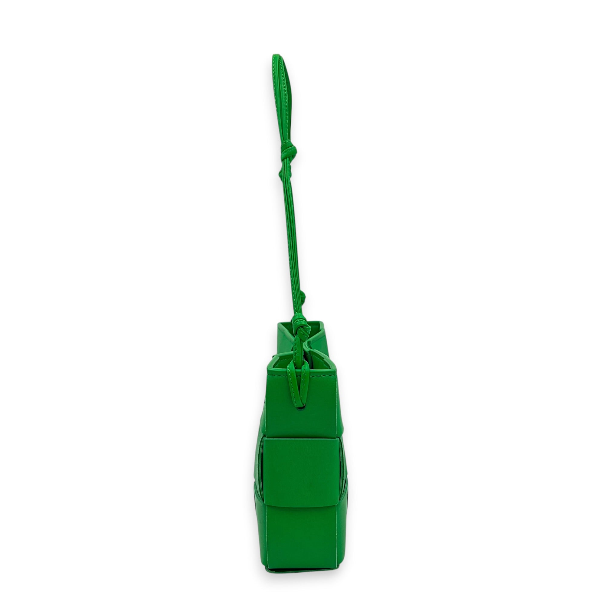 Cassette Shoulder Bag Green in Calfskin
