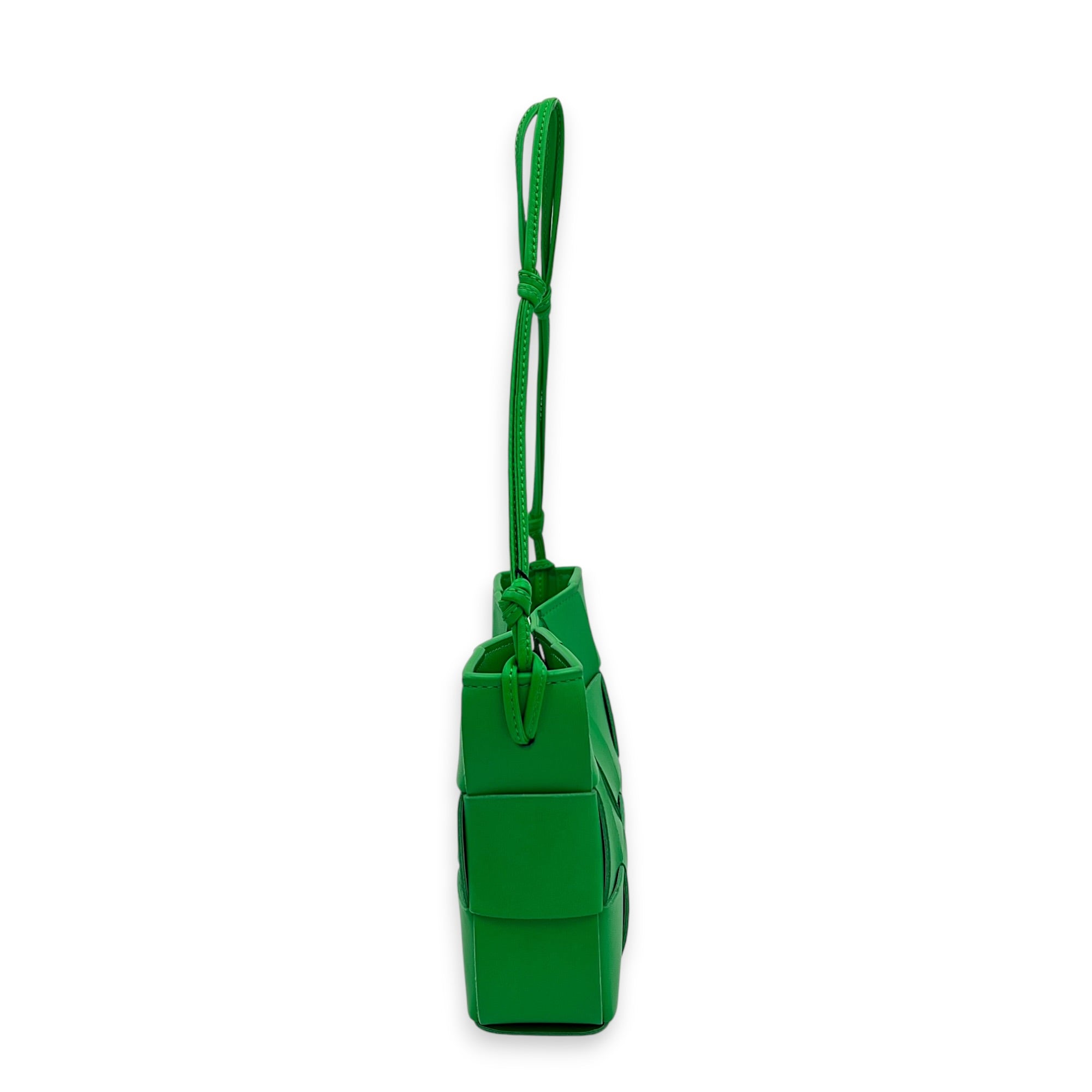 Cassette Shoulder Bag Green in Calfskin
