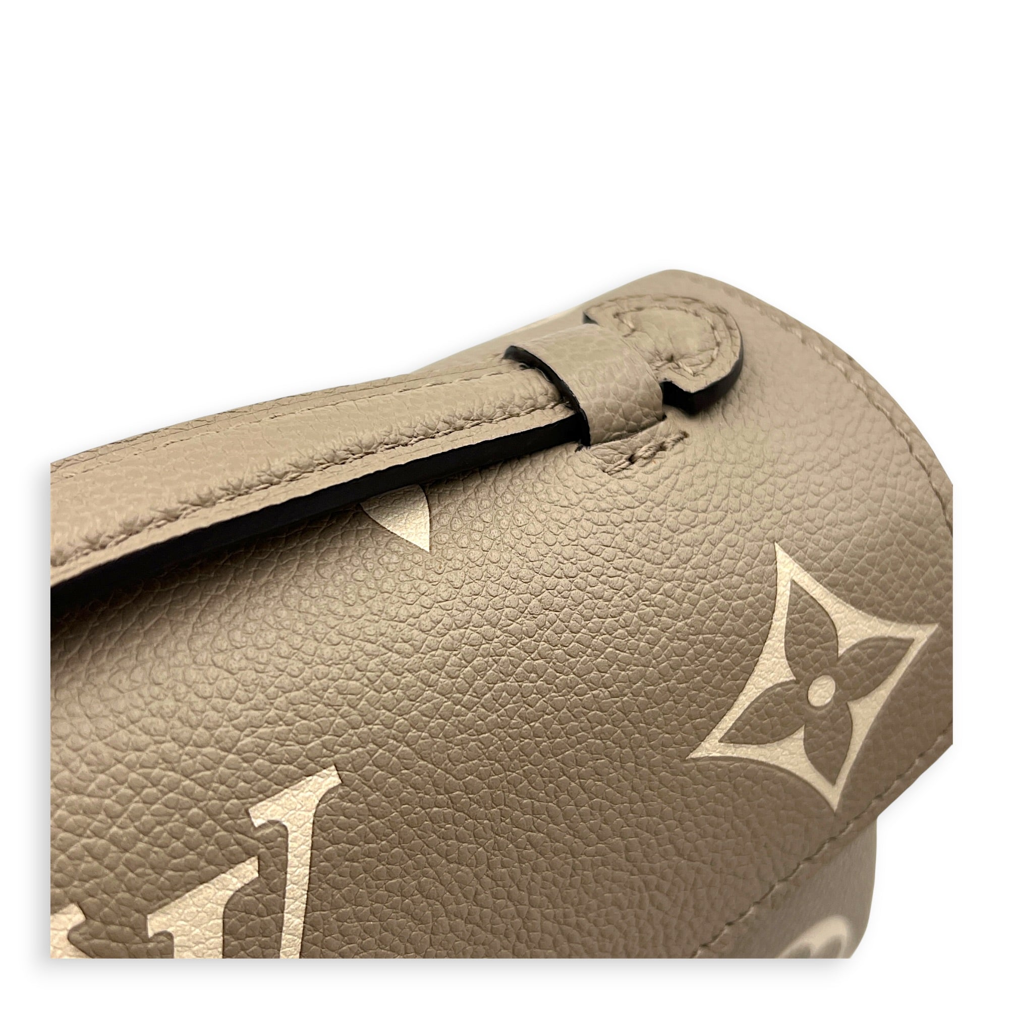 Metis East West Top Handle Bag in Empreinte Leather, Gold hardware