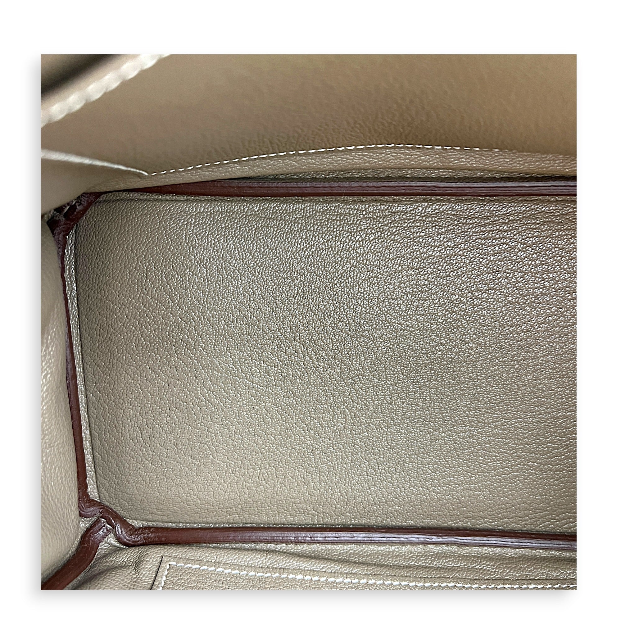 Birkin 25 Etoupe Top Handle Bag in Togo, Gold hardware