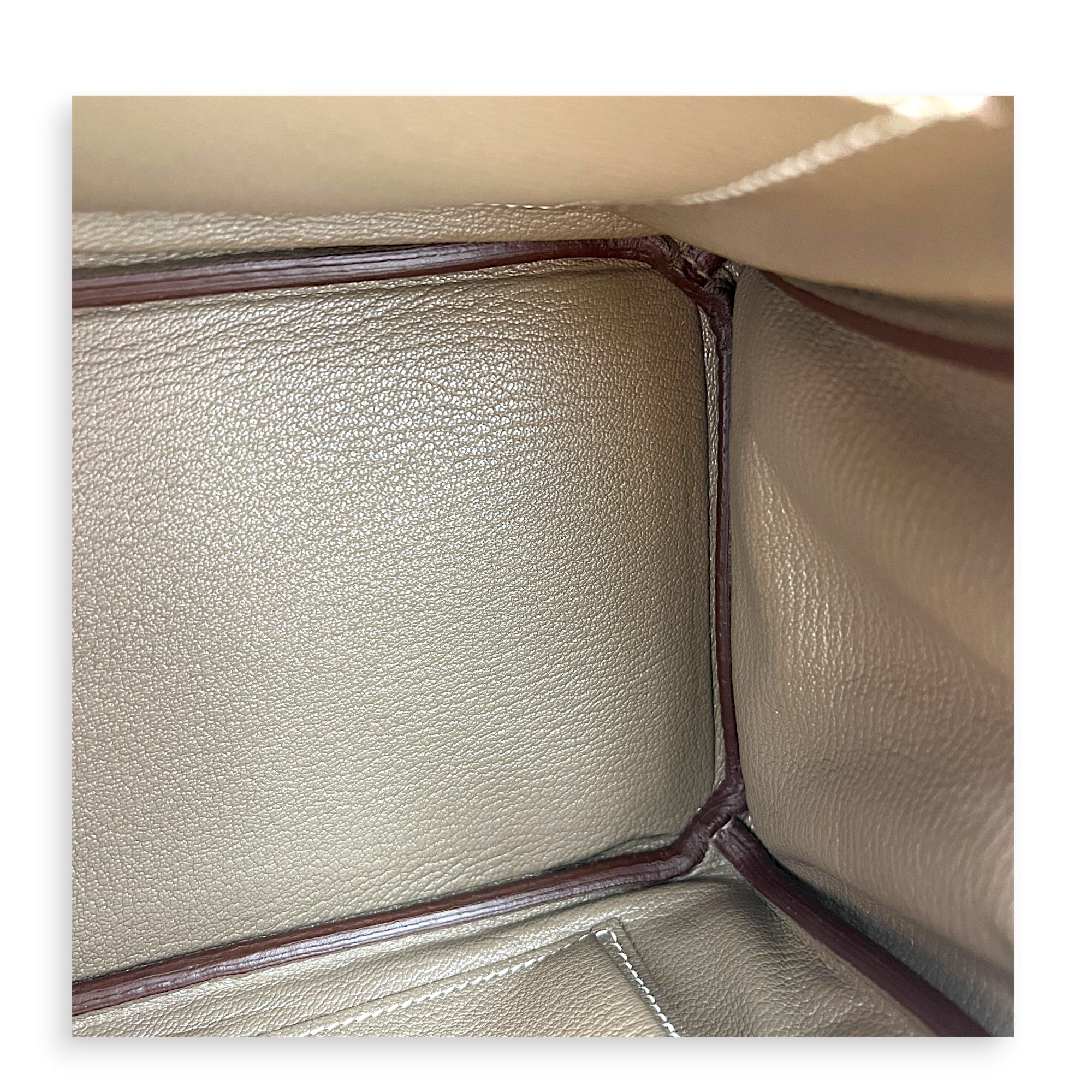 Birkin 25 Etoupe Top Handle Bag in Togo, Gold hardware