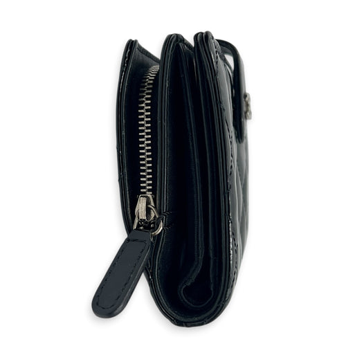 CC Black Wallet in Patent Leather, Silver hardware