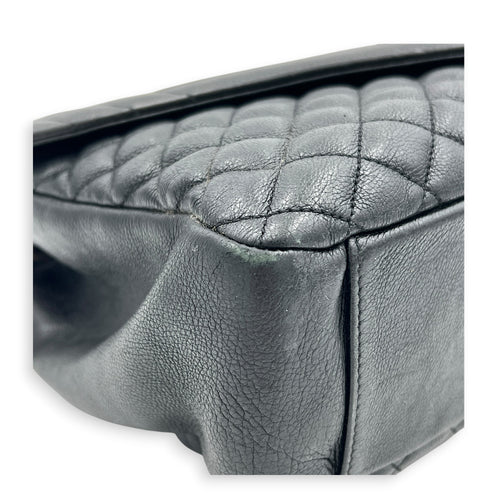 College Shoulder Bag Black in Calfskin, Ruthenium hardware