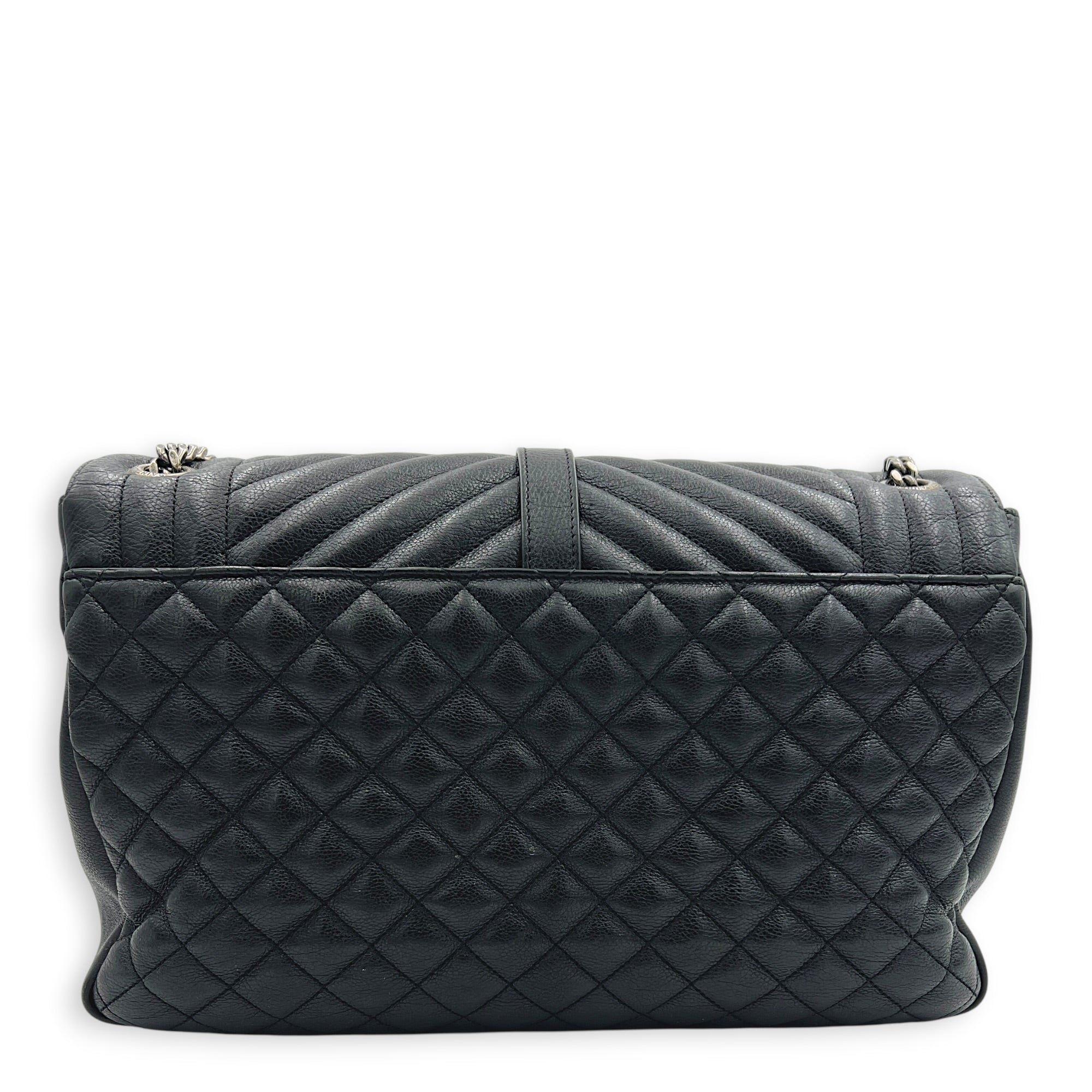 College Shoulder Bag Black in Calfskin, Ruthenium hardware