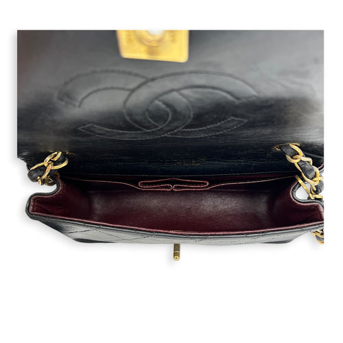 Vintage Quilted Single Flap Shoulder Bag Black in Lambskin, Gold hardware