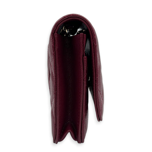 CC Red Wallet On Chain in Caviar Leather, Gold hardware