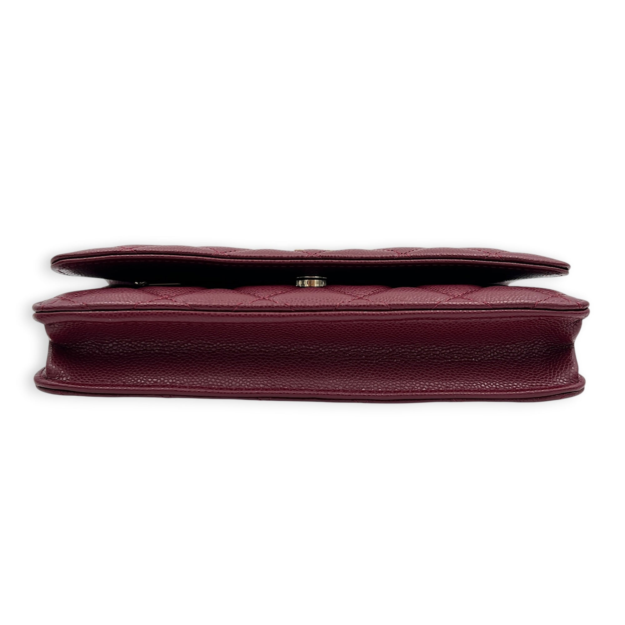 CC Red Wallet On Chain in Caviar Leather, Gold hardware