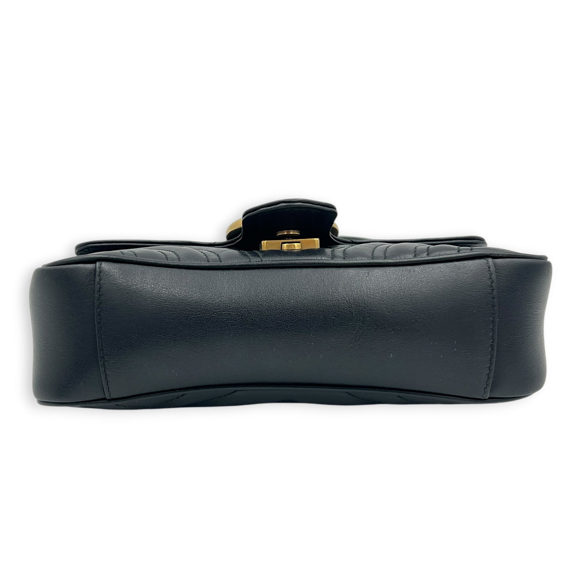 GG Marmont Shoulder Bag Black in Calfskin, Gold hardware