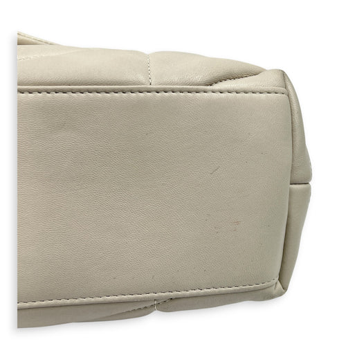 Puffer Shoulder Bag White in Lambskin, Silver hardware
