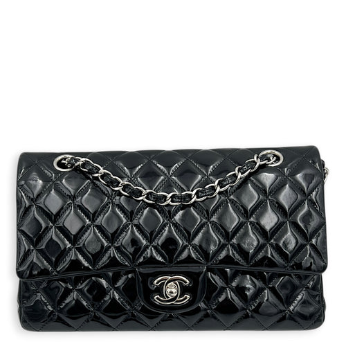 Classic Shoulder Bag Medium Black in Patent Leather, Silver hardware