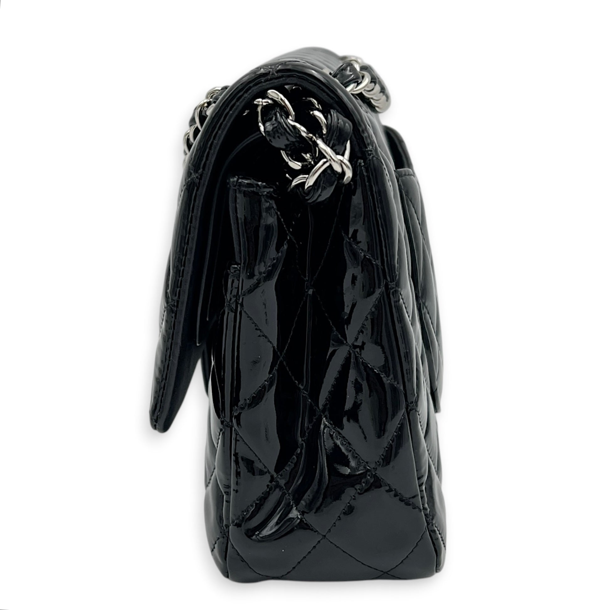 Classic Shoulder Bag Medium Black in Patent Leather, Silver hardware