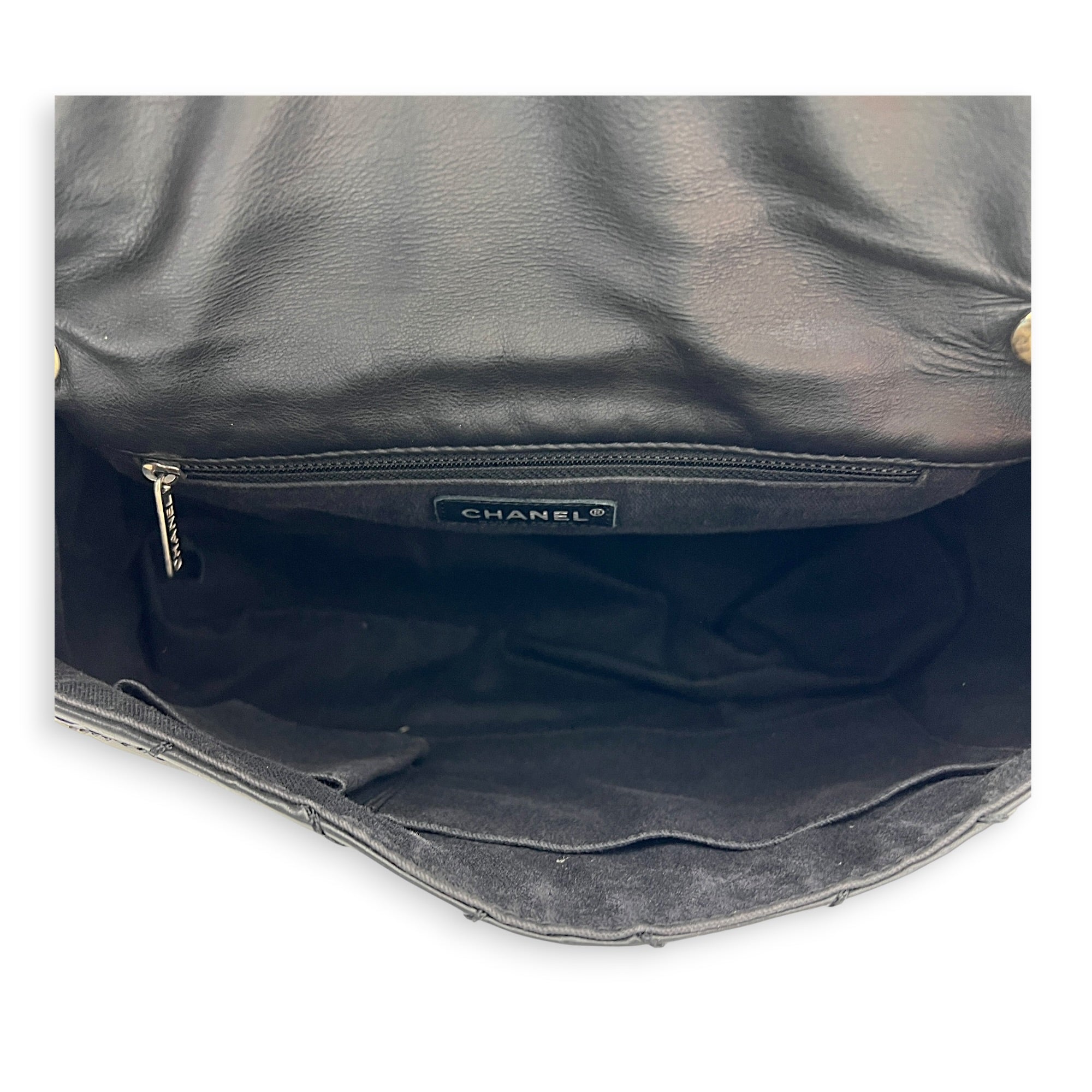 Stitched Expandable Shoulder Bag Black in Calfskin, Silver hardware