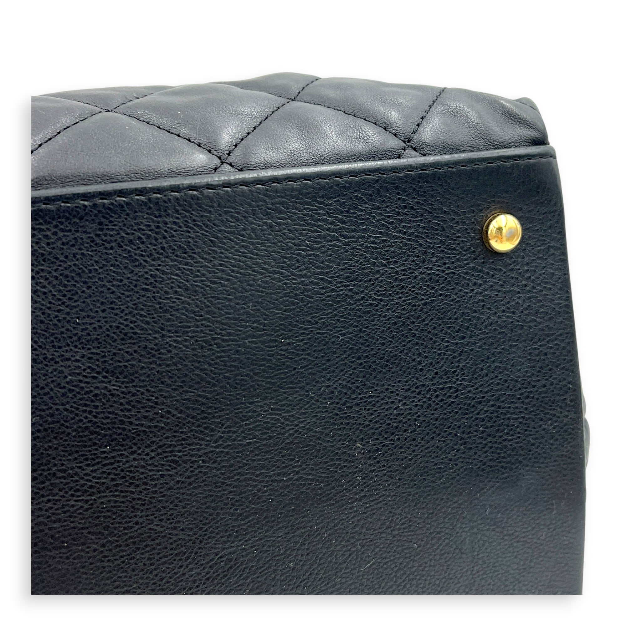 Chain Me Shoulder Bag Black in Calfskin, Gold hardware
